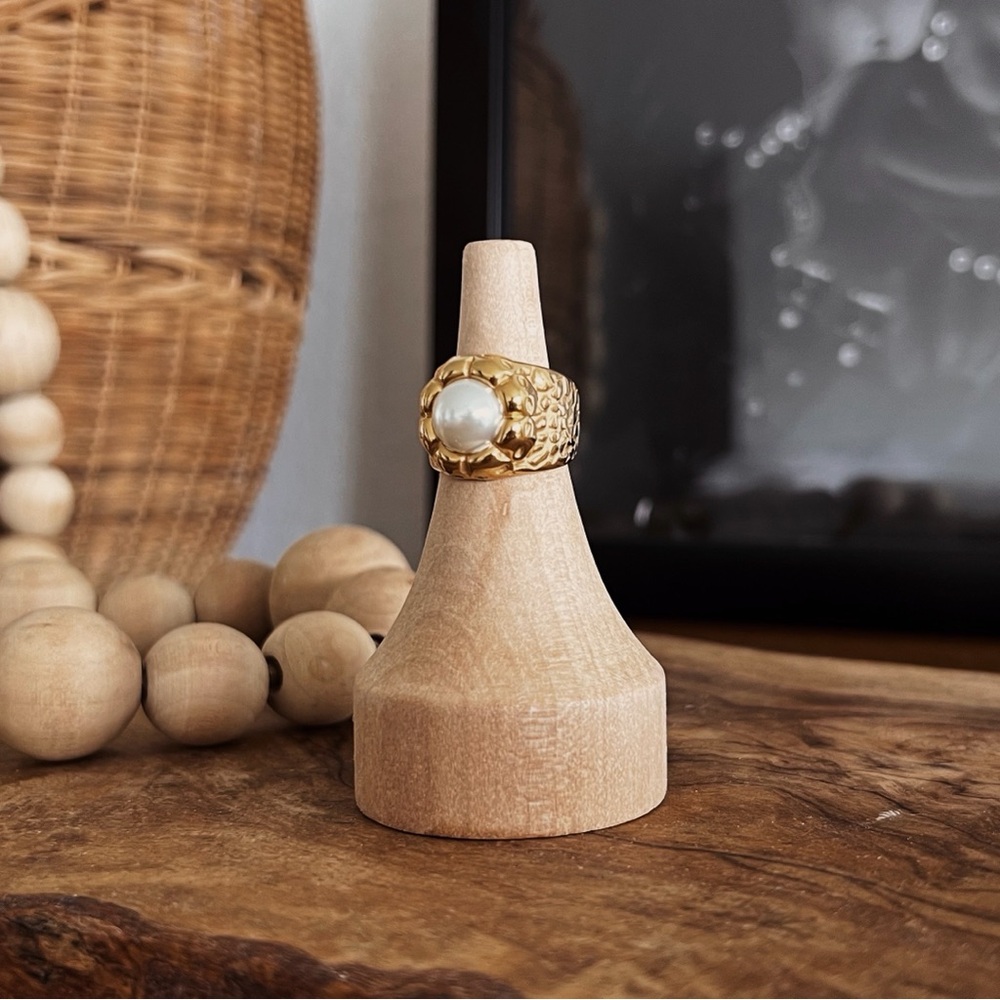 18K GOLD PLATED TEXTURED PEARL EGG RING - Picture 3 of 7